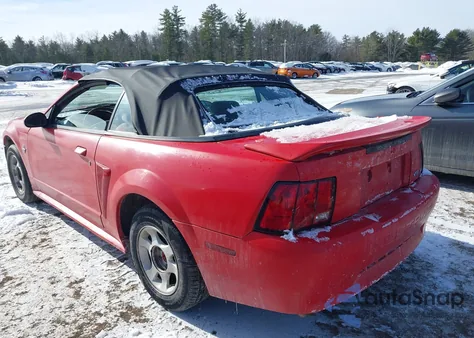 1999 Ford Mustang z USA, uszkodzony, nr VIN 1FAFP444XXF175489